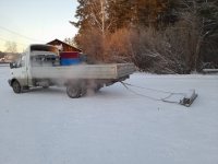 Подготовка снежного покрова для ледового катка.